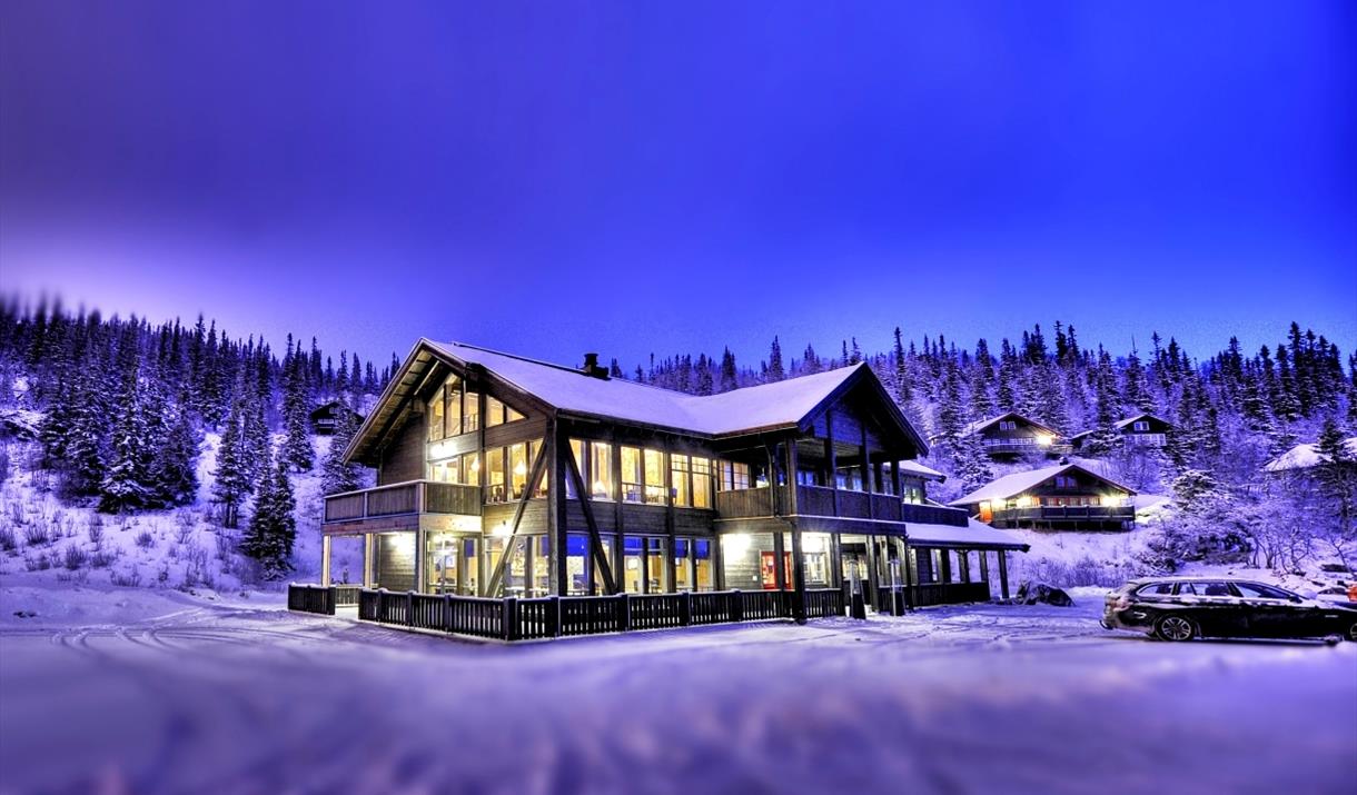 Den Lykkelige sportsmann ligger vakkert til ved foten av Gaustatoppen