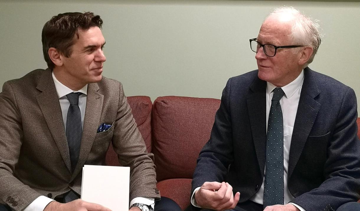 Boksamtale:  Vilje til fred - diplomati i en krisetid