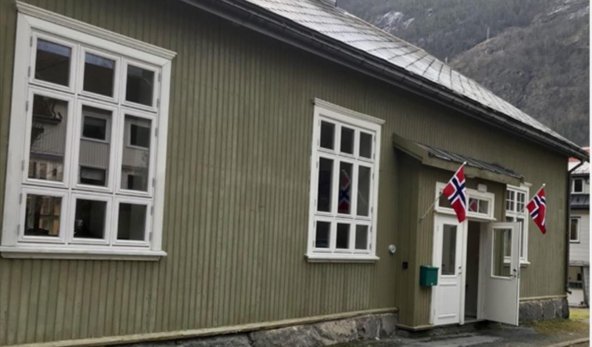 VINGER AV HÅP – DET SKJØRE LIVET