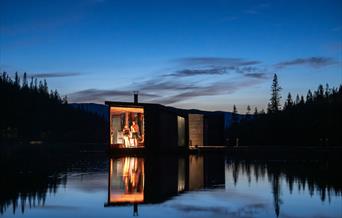 flytende sauna på Gausta om kvelden