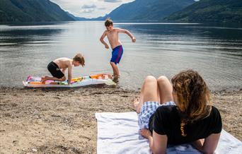 Sandviken Camping har flott badestrand