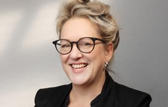 Marte Michelet gjester Rjukan bibliotek