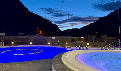 Voksenkveld velvære og bobler på Rjukanbadet