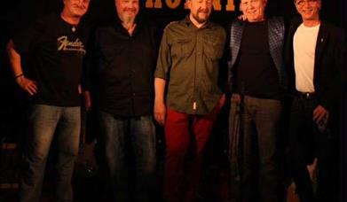 Phoenix Light på ONklSam Pub