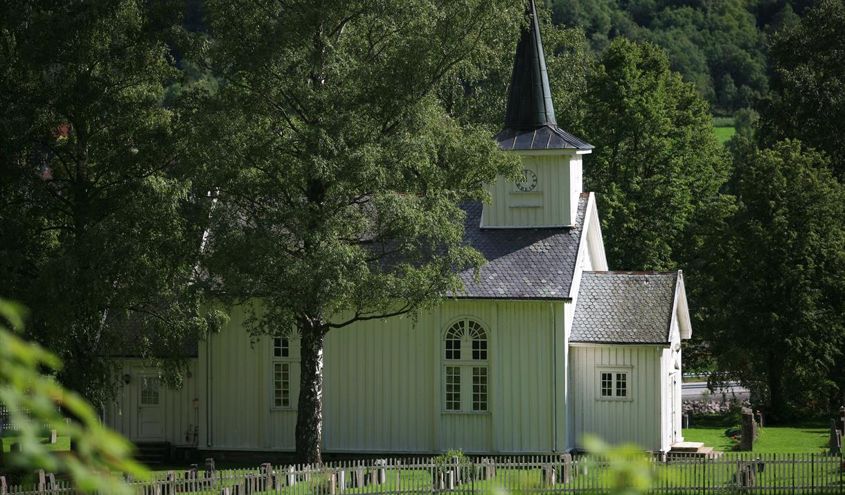 Mæl kirke er en langkirke i tre fra 1839. Kirken er tegnet av Hans Ditlev Frank Linstow.