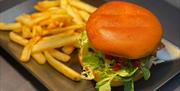 En smakfull burger på Rjukan Hotell