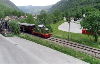 Rjukanbanen er museumsbane som går mellom Rjukan stasjon og Mæl stasjon om sommeren.